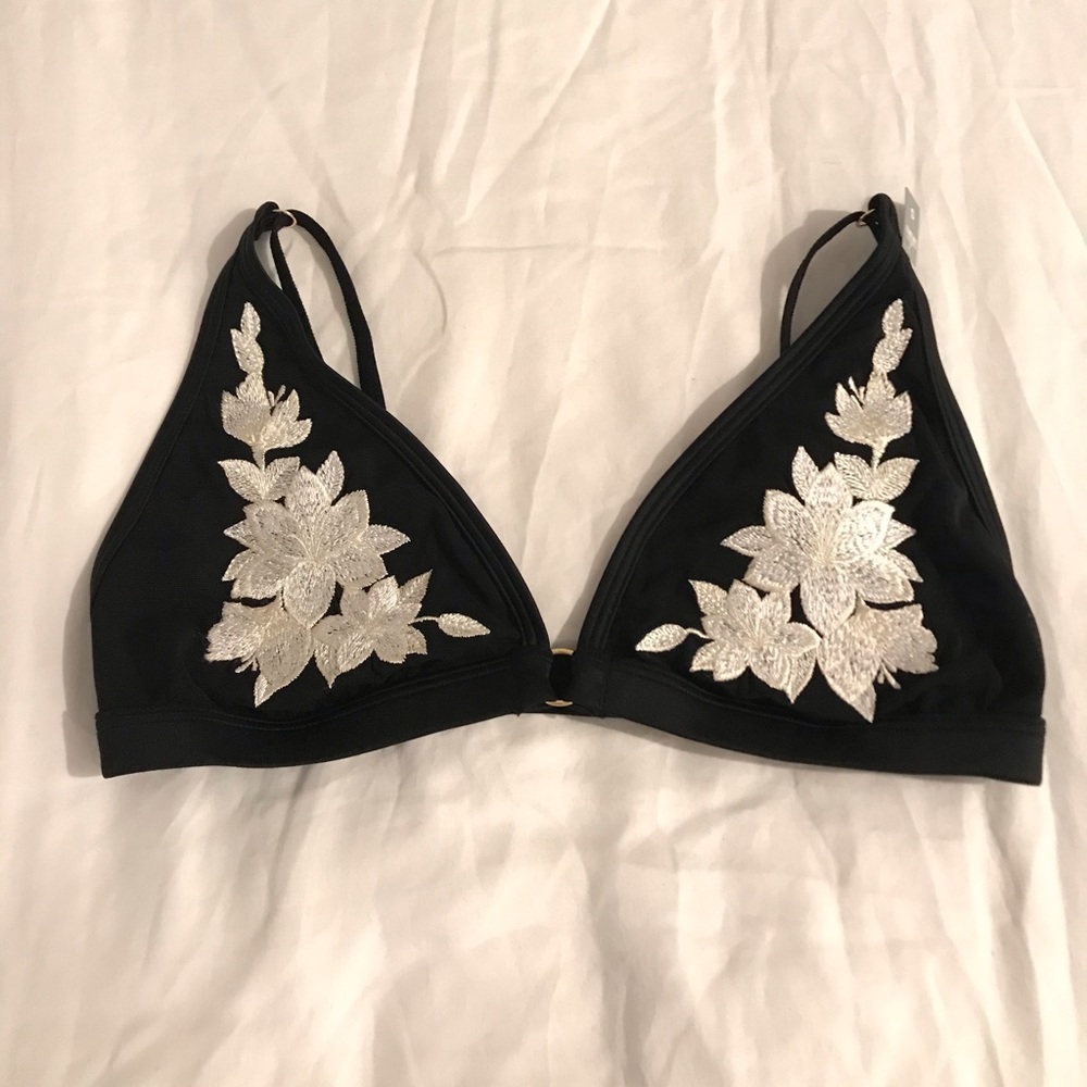 Victoria’s secret black bralette